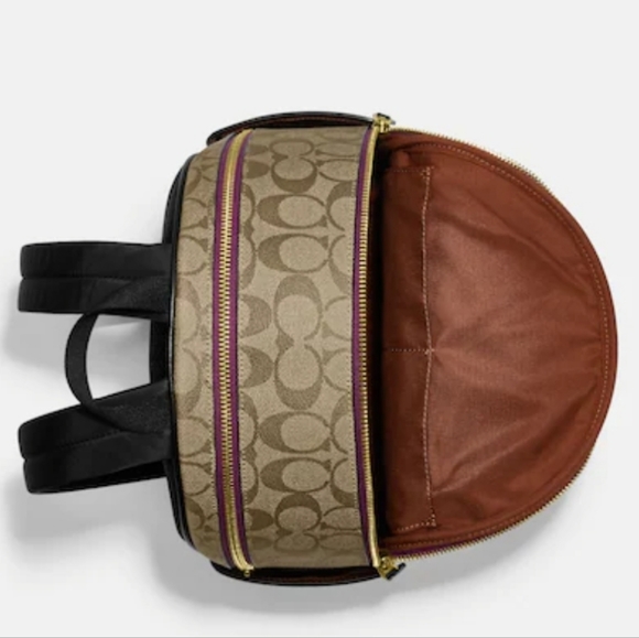 NWOT Disney X Coach Backpack
Monogram w/ Disney Villains Patches. - Picture 5 of 8